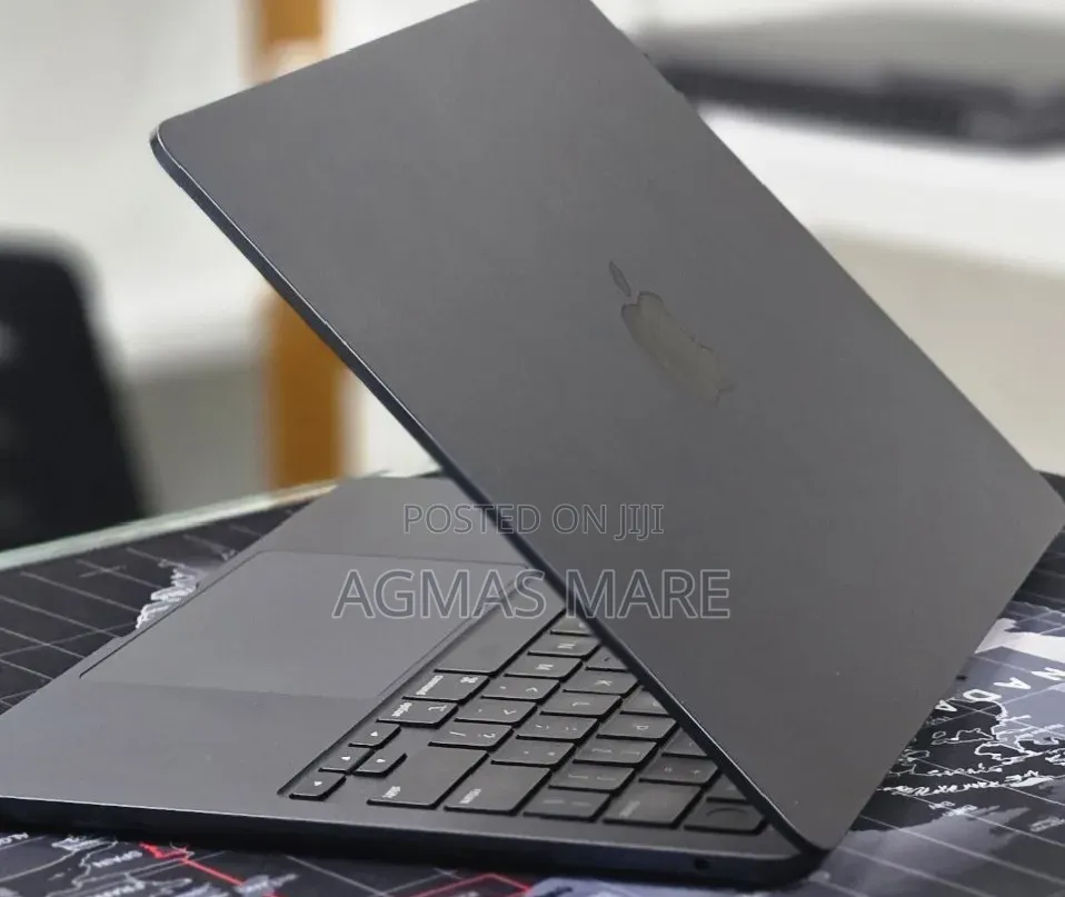 New Laptop Apple MacBook Air 2022 M2 8GB Apple M2 SSD 256GB