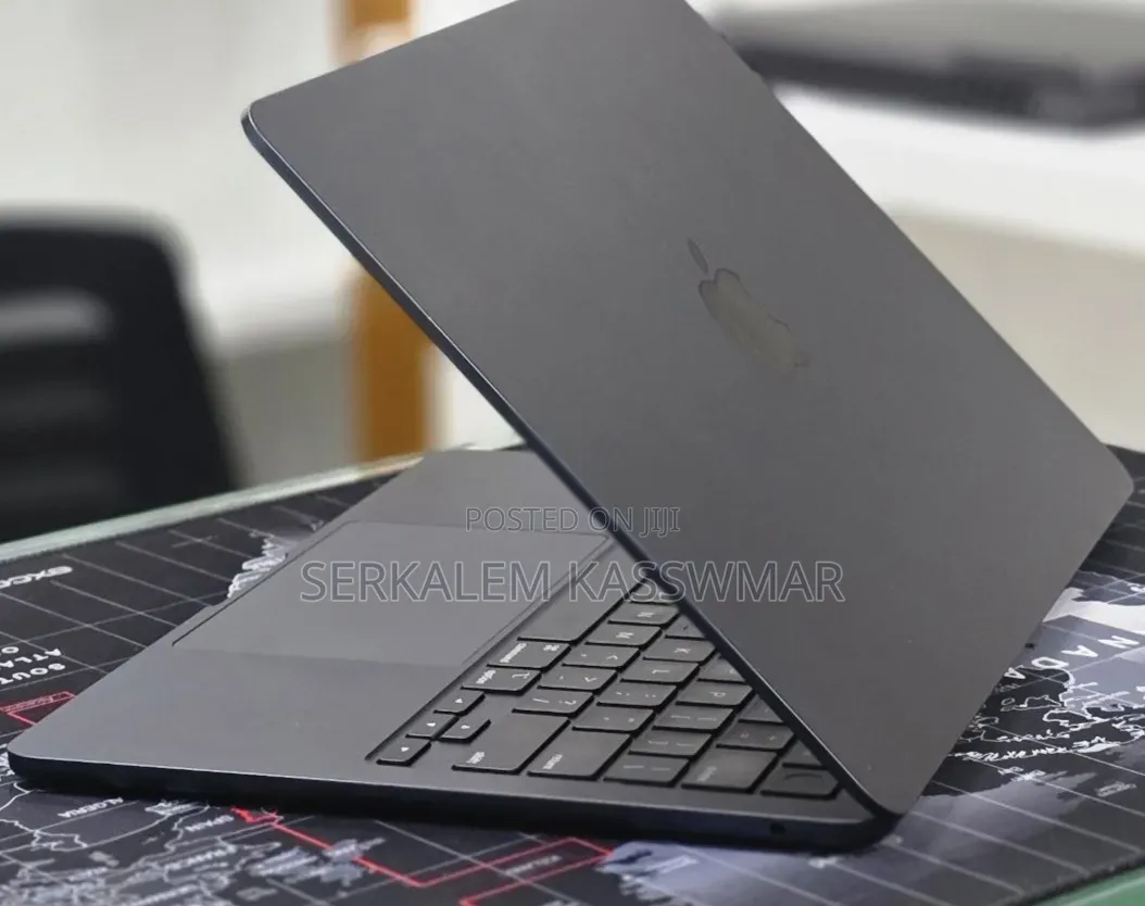 New Laptop Apple MacBook Air 2022 M2 8GB Apple M2 SSD 256GB