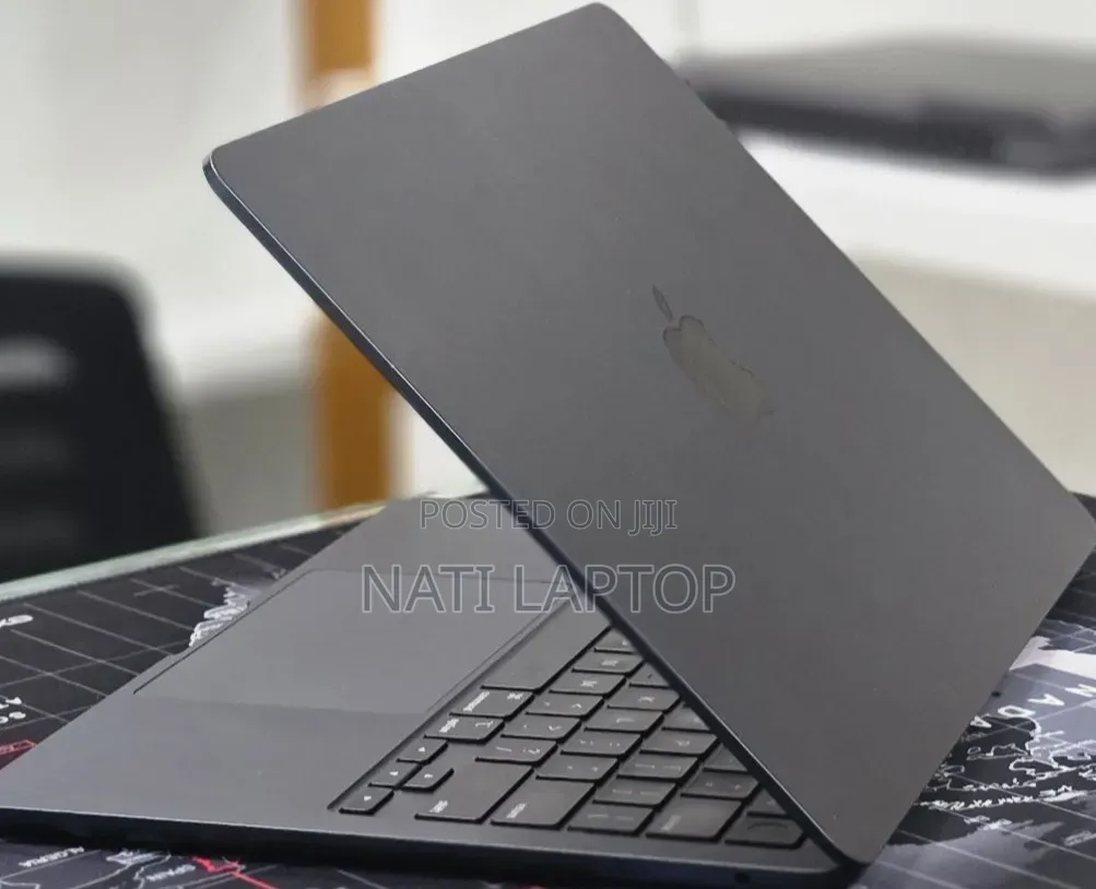 New Laptop Apple MacBook Air 2022 M2 8GB Apple M2 SSD 256GB