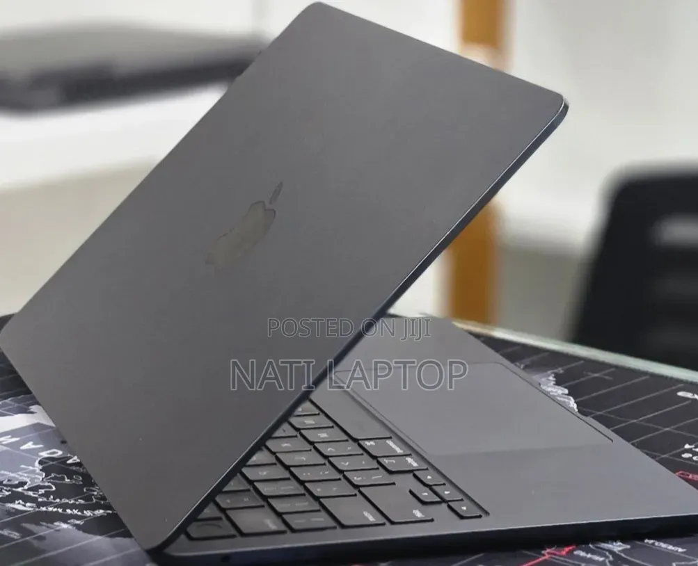 New Laptop Apple MacBook Air 2022 M2 8GB Apple M2 SSD 256GB