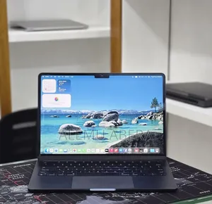 New Laptop Apple MacBook Air 2022 M2 8GB Apple M2 SSD 256GB