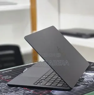 New Laptop Apple MacBook Air 2022 M2 8GB Apple M2 SSD 256GB