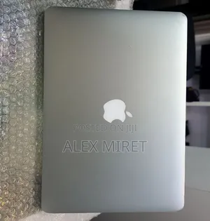 New Laptop Apple MacBook 8GB Intel Core i5 SSD 128GB