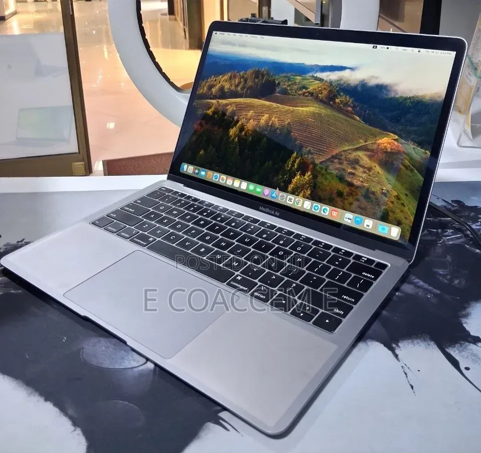 New Laptop Apple MacBook 8GB Intel Core i5 SSD 128GB
