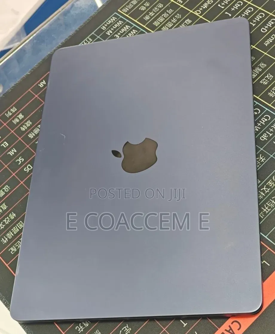 New Laptop Apple MacBook 8GB SSD 512GB