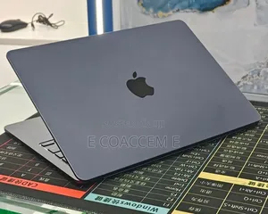 New Laptop Apple MacBook 8GB SSD 512GB