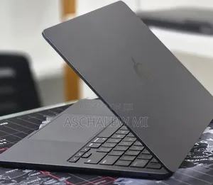 New Laptop Apple MacBook Air 2022 M2 8GB Apple M2 SSD 256GB
