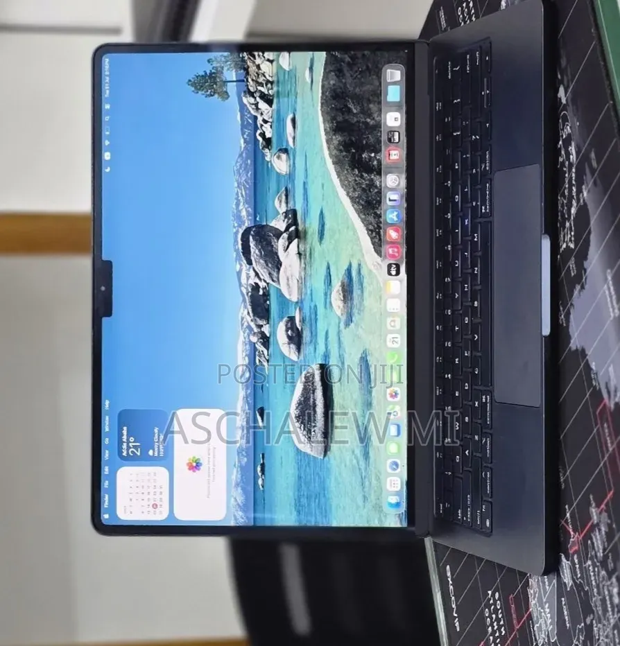 New Laptop Apple MacBook Air 2022 M2 8GB Apple M2 SSD 256GB
