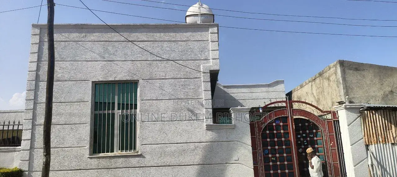 Furnished 7bdrm House in Dukem Bishoftu 140, East Shewa for sale