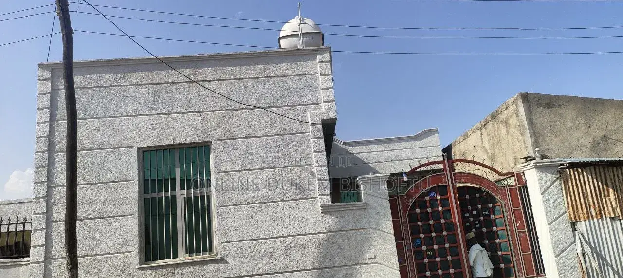 Furnished 7bdrm House in Dukem Bishoftu 140, East Shewa for sale