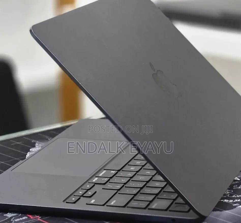 New Laptop Apple MacBook Air 2022 M2 8GB Apple M2 SSD 256GB