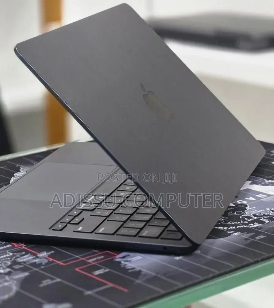 New Laptop Apple MacBook Air 2022 M2 8GB Apple M2 SSD 256GB