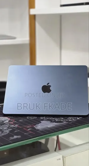 New Laptop Apple MacBook Air 2022 M2 8GB Apple M2 SSD 256GB
