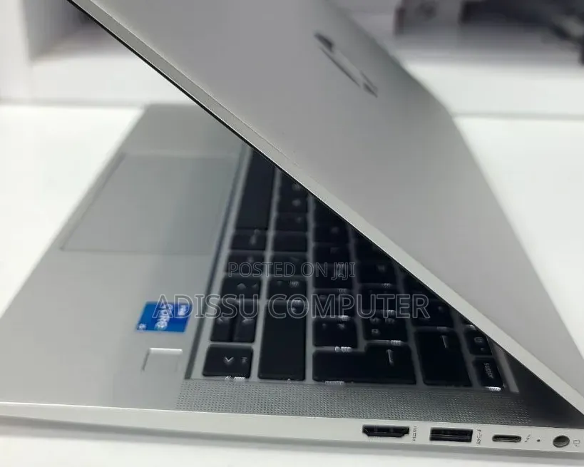 New Laptop HP 630 16GB Intel Core i5 SSD 512GB