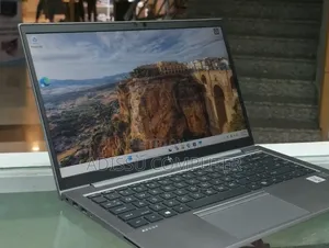 New Laptop HP ZBook Firefly 14 G7 16GB Intel Core i7 SSD 512GB