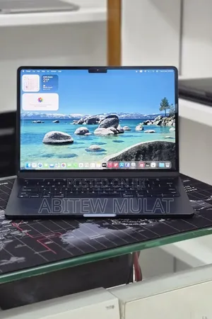 New Laptop Apple MacBook Air 2022 M2 8GB Apple M2 SSD 256GB