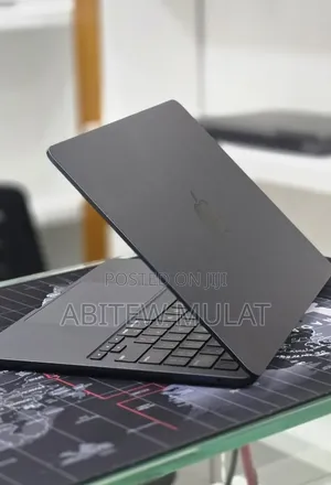 New Laptop Apple MacBook Air 2022 M2 8GB Apple M2 SSD 256GB