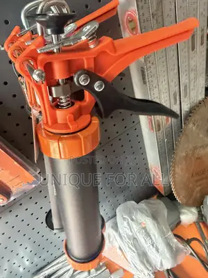 FINDER Caulking Gun
