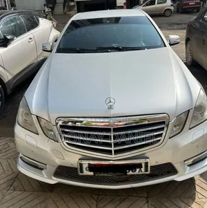 Mercedes-Benz E200 2013 Silver