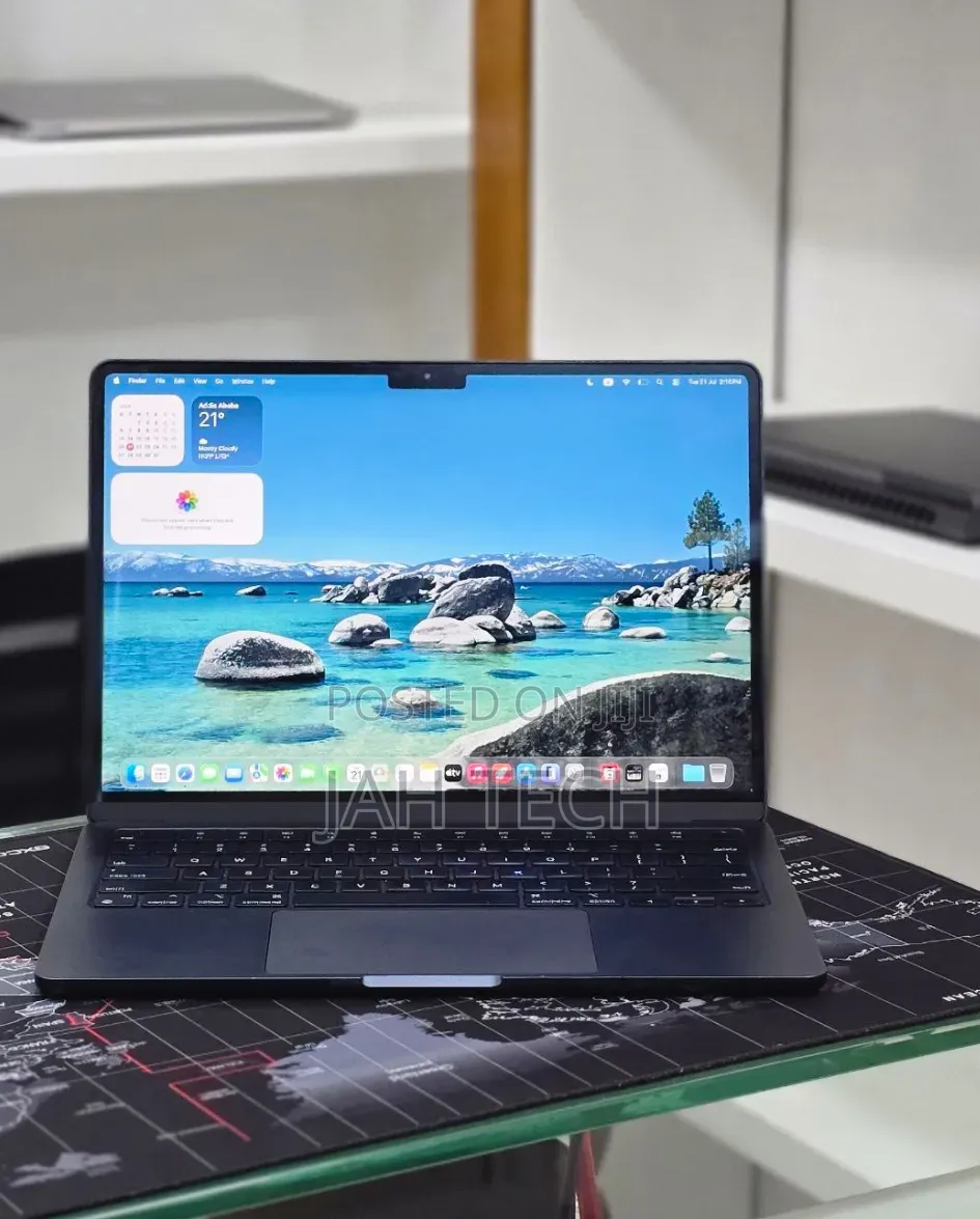 New Laptop Apple MacBook Air 2022 M2 8GB Apple M2 SSD 256GB