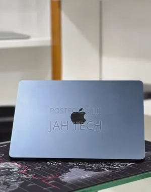 New Laptop Apple MacBook Air 2022 M2 8GB Apple M2 SSD 256GB