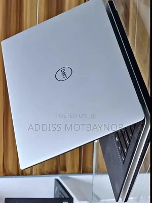 New Laptop Dell XPS 15 16GB Intel Core i7 SSD 512GB