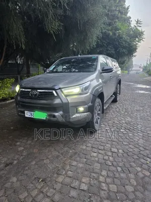 Toyota Hilux 2021 Gray