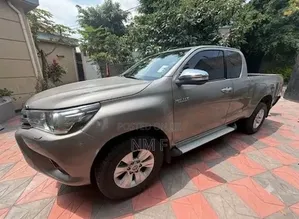 Toyota Hilux 2017 Silver