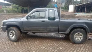 Toyota Hilux 1990 Gray