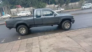 Toyota Hilux 1990 Gray