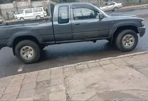 Toyota Hilux 1990 Gray
