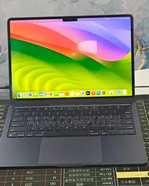 New Laptop Apple MacBook Air 2022 M2 8GB Apple M2 SSD 512GB