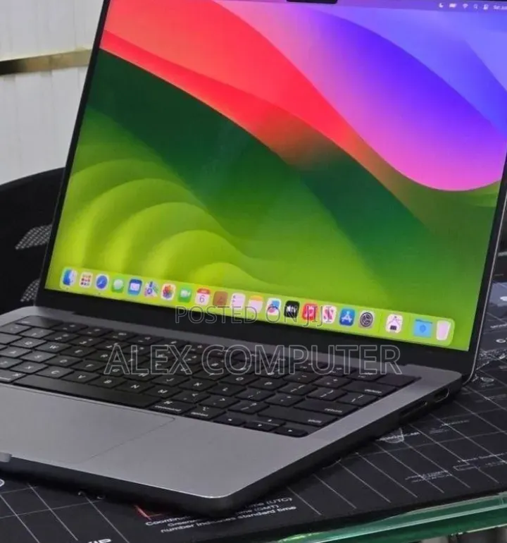 New Laptop Apple MacBook Air 2022 M2 8GB Apple M2 SSD 512GB