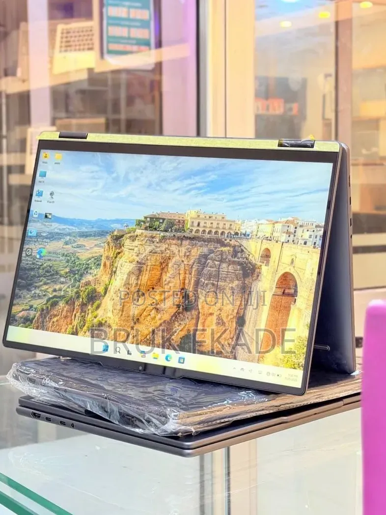 New Laptop Lenovo Yoga 7i 16GB Intel Core Ultra 7 SSD 512GB