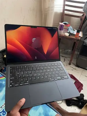 New Laptop Apple MacBook 8GB Intel Core i9 SSD 256GB