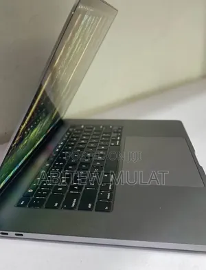 New Laptop Apple MacBook Pro 2019 16GB Intel Core i9 SSD 1T