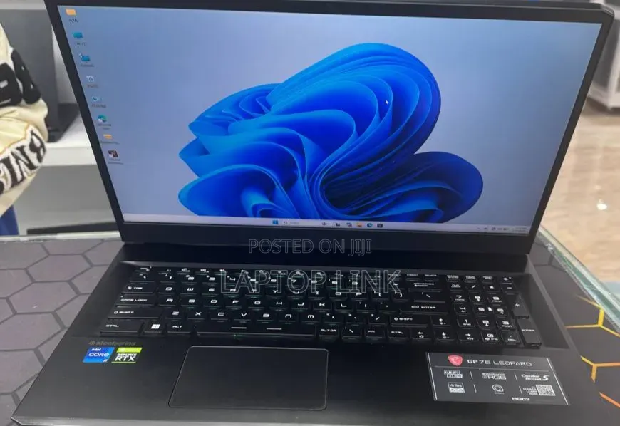 New Laptop MSI GP75 Leopard 16GB Intel Core i7 SSD 1T