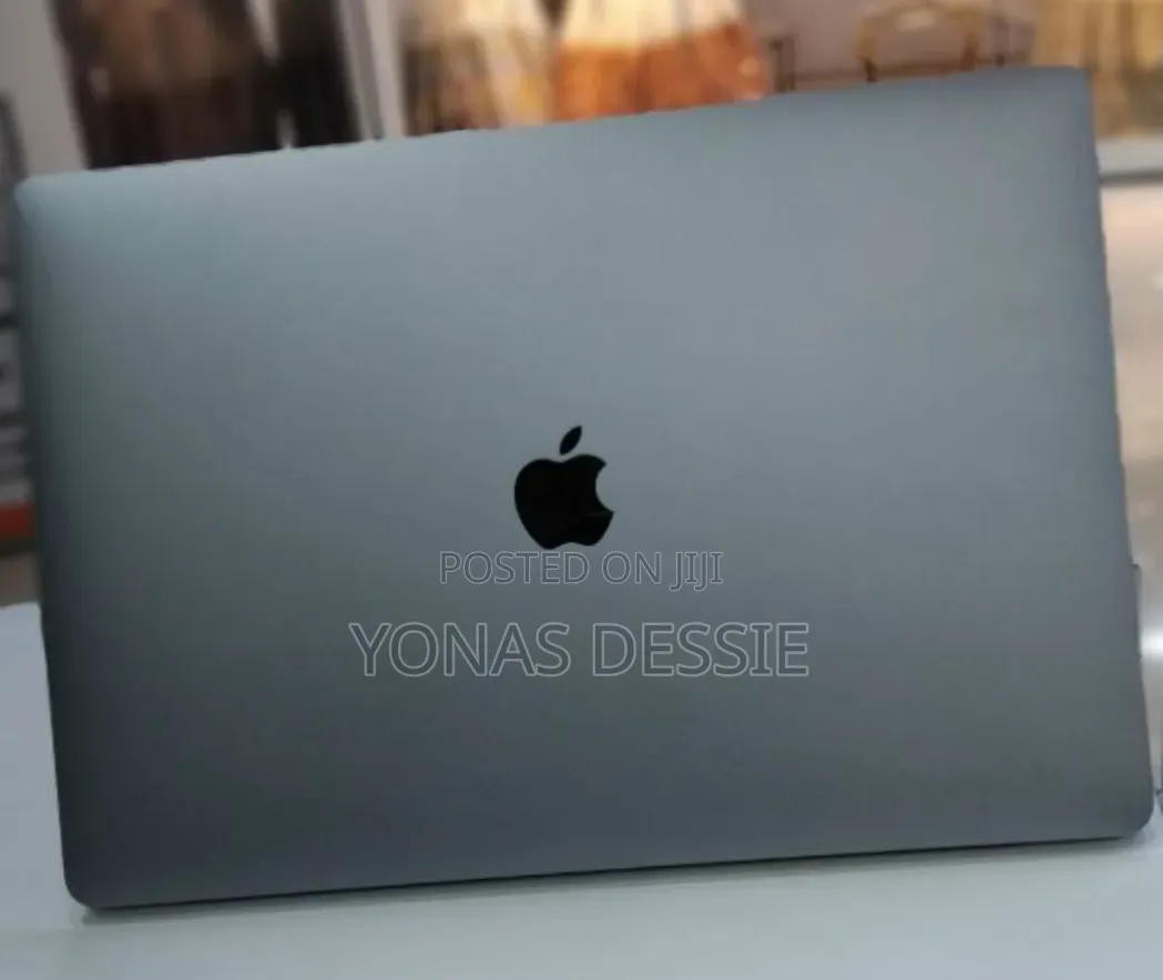 New Laptop Apple MacBook Pro 2015 16GB Intel Core i7 SSD 512GB
