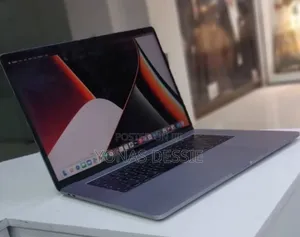 New Laptop Apple MacBook Pro 2015 16GB Intel Core i7 SSD 512GB
