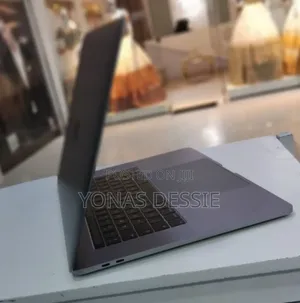 New Laptop Apple MacBook Pro 2015 16GB Intel Core i7 SSD 512GB