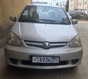 Toyota Platz 2005 Silver