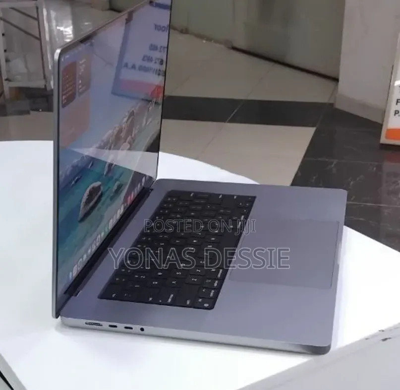 New Laptop Apple MacBook Pro 2021 M1 32GB SSD 1T