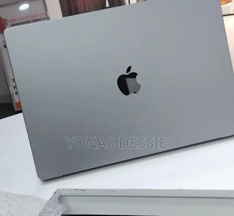 New Laptop Apple MacBook Pro 2021 M1 32GB SSD 1T