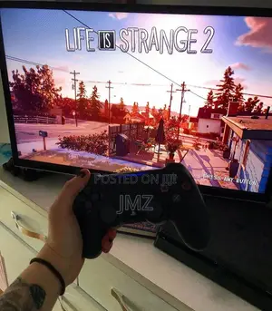 Jail Breaked Ps 4 Slim With 2 Controllers