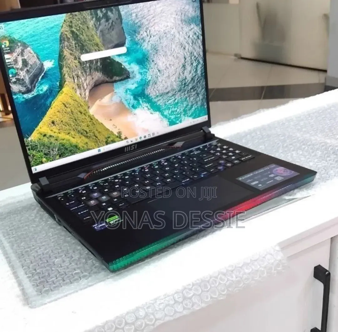 New Laptop MSI Raider GE68HX 13VI-202US 32GB Intel Core i9 SSD 1T