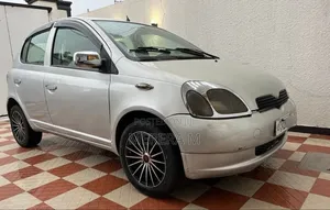 Toyota Vitz 2001 Silver
