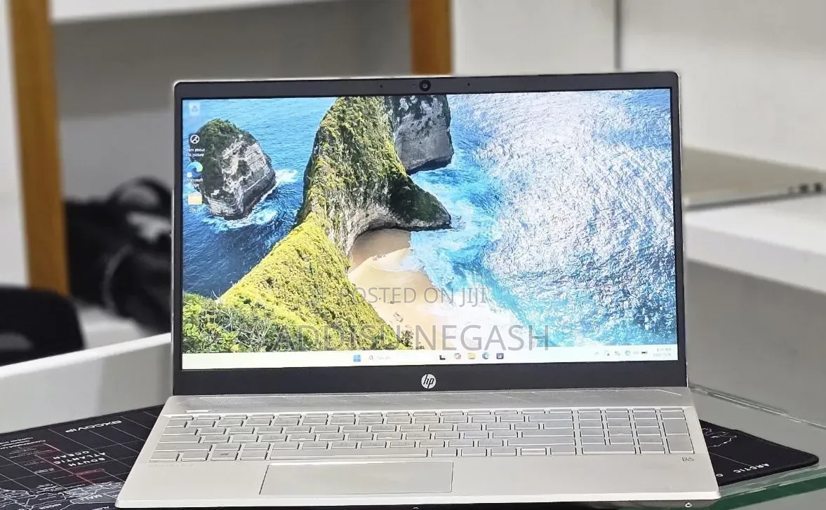 New Laptop HP Pavilion 15 8GB Intel Core i5 SSD 512GB