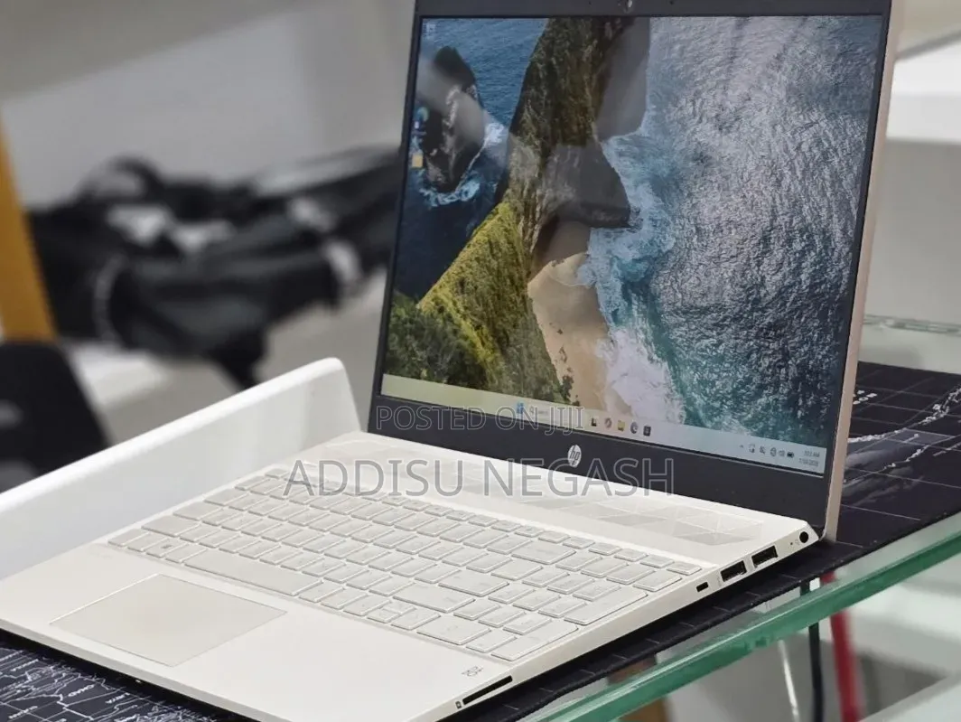 New Laptop HP Pavilion 15 8GB Intel Core i5 SSD 512GB