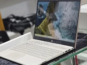 New Laptop HP Pavilion 15 8GB Intel Core i5 SSD 512GB