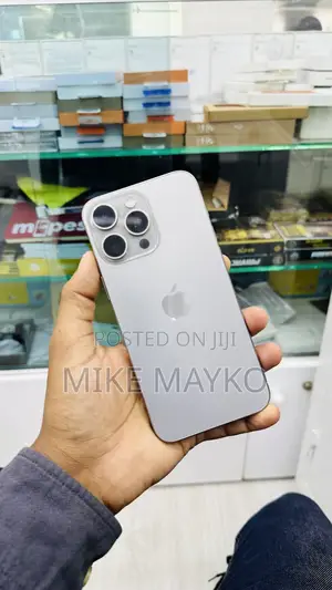 Apple iPhone 15 Pro Max 256 GB Silver